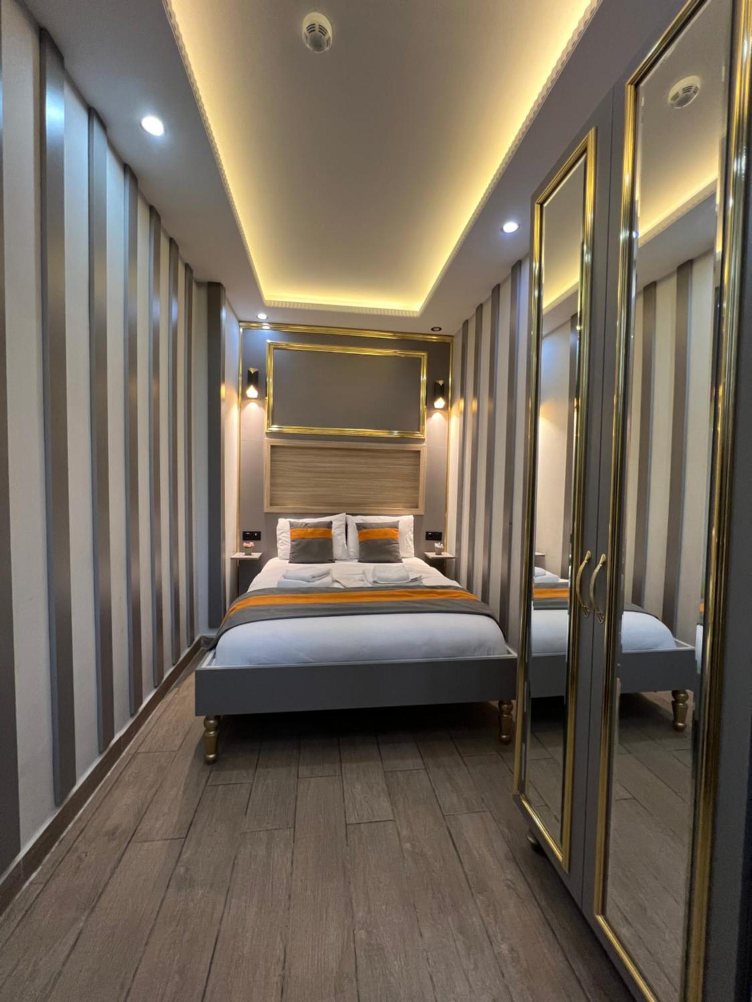 Taksim Larissa Hotel Suites Istanbul Exterior photo