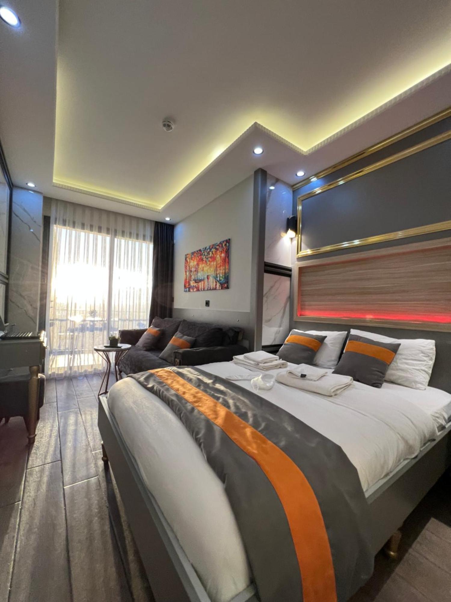 Taksim Larissa Hotel Suites Istanbul Exterior photo