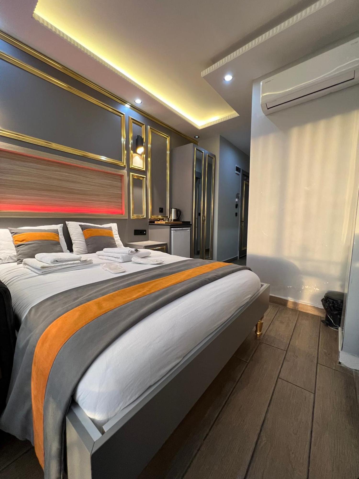 Taksim Larissa Hotel Suites Istanbul Exterior photo
